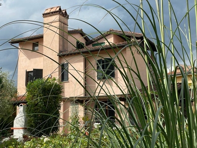 Villa in vendita a Buggiano Pistoia Borgo a Buggiano