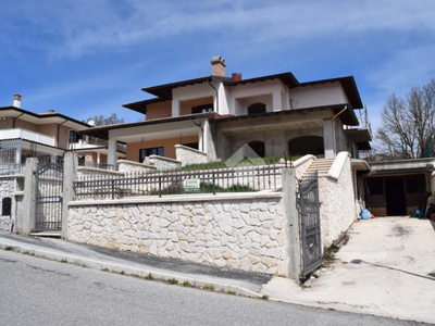 Villa nuova a Tagliacozzo - Villa ristrutturata Tagliacozzo