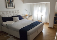Camera con terrazza in appartamento con 3 camere da letto a Axa, Roma