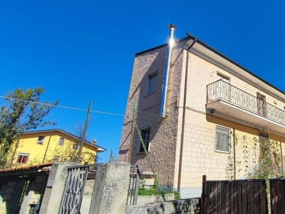 casa in vendita a Monticchio