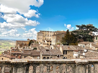 stabile intero in vendita a Todi