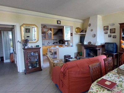 Villa a Schiera in vendita a Civitella del Tronto - Zona: Cornacchiano