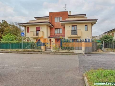 Appartamenti Carnago via Gianni Rodari 68 cucina: A vista,
