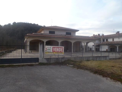 capannone in vendita a Ascoli Piceno