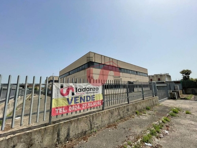 capannone industriale in vendita a Benevento