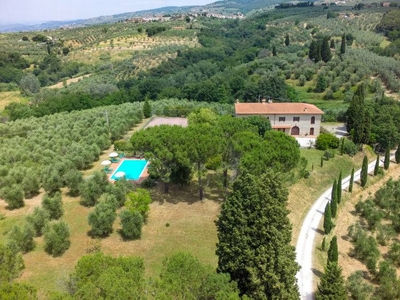Casa a Vinci con barbecue, piscina e terrazza + vista panoramica