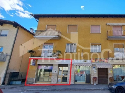 spazio commerciale in vendita a Tione di Trento