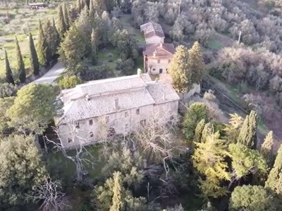 Stabile/Palazzo con giardino in magione, Magione