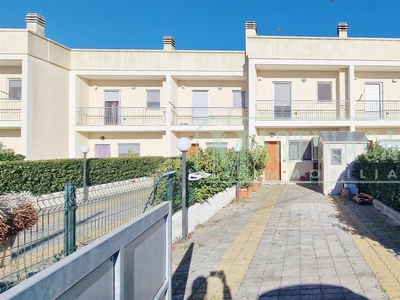 Vendita Villa a schiera, in zona SAN PAOLO, MARTINA FRANCA