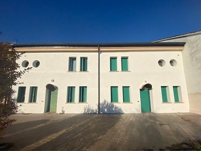 Villa a schiera in vendita a Sabbioneta Mantova Dossi