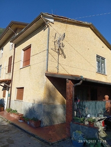 villaschiera in vendita a Camaiore