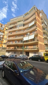 Appartamento in E a mario, Napoli, 5 locali, 2 bagni, 146 m², 2° piano