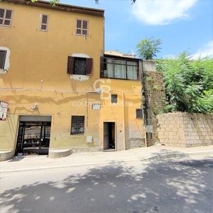 Appartamento in vendita in Tuscania, Italia