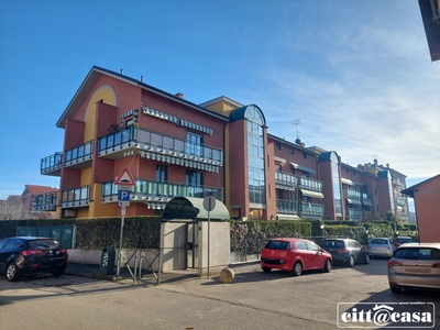 Appartamento in Via Cappuccini, Chivasso, 5 locali, 2 bagni, 200 m²