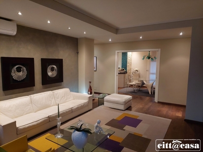 Appartamento in Via Mezzano, Chivasso, 7 locali, 3 bagni, 220 m²