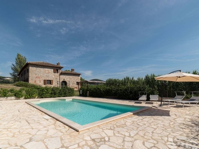 Casa a Amelia con piscina, barbecue e giardino