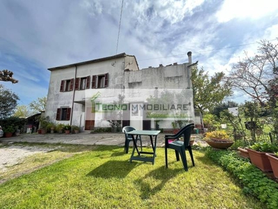 Casa in vendita in Pico, Italia