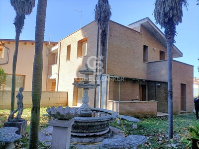 Casa in vendita in Sutri, Italia