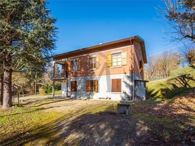 Casa indipendente in TABIANO 2, Viano, 10 locali, 2 bagni, 209 m²