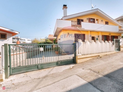 Casa indipendente in Vendita in Via Tirino 1 a Pescara