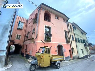 Casa semindipendente in Verzi - Borgata Isola Superiore, Loano, 270 m²