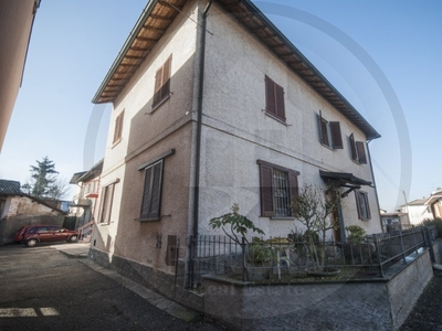 Casa semindipendente in Via Olona, Albuzzano, 6 locali, 2 bagni