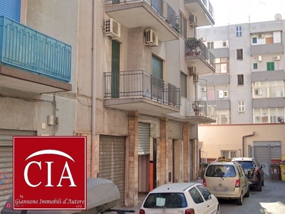 Negozio/Locale commerciale in Vendita in donizzetti a Taranto