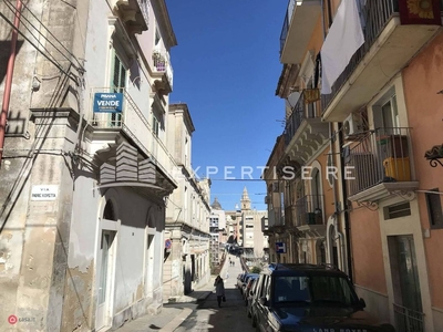 Negozio/Locale commerciale in Vendita in Viale Sicilia 7 a Ragusa