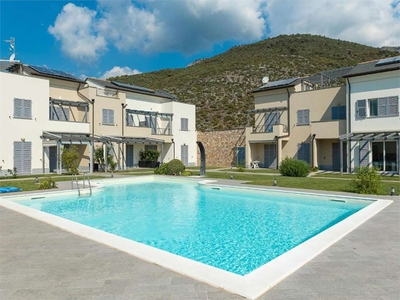 Trilocale in Via Maccagne, Boissano, 1 bagno, giardino privato, 62 m²