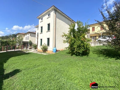 Villa a Lugo di Vicenza, 7 locali, 1 bagno, giardino privato, 150 m²