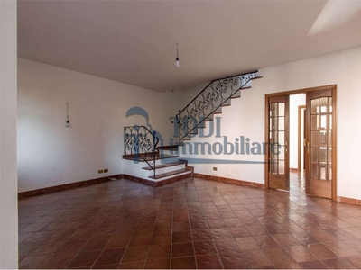 Villa a schiera in Vocabolo ponte, Todi, 6 locali, 2 bagni, garage
