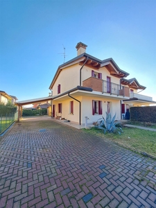 Villa bifamiliare in vendita a Villa Bartolomea Verona