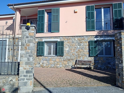 Villa in Vendita in Strada Colla a Imperia