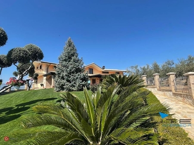 Villa in Vendita in Strada Gaglierano a Città Sant'Angelo