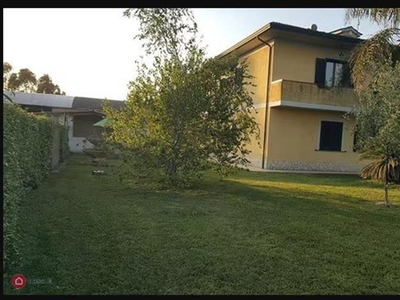 Villa in Vendita in Traversa Circe a Latina