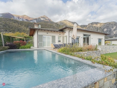 Villa in Vendita in Via Monte Crocione 5 a Tremezzina