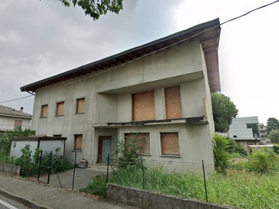 Villa singola in VIA GIACOMO BRODOLINI, Saronno, 18 locali, con box
