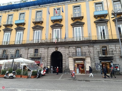 Appartamento in Affitto in Piazza Trieste e Trento 48 a Napoli