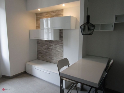 Appartamento in Affitto in Via Lazzaro Palazzi a Milano