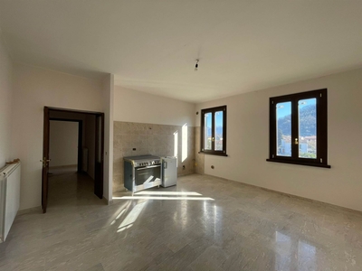 Appartamento in vendita a Isola Del Liri Frosinone