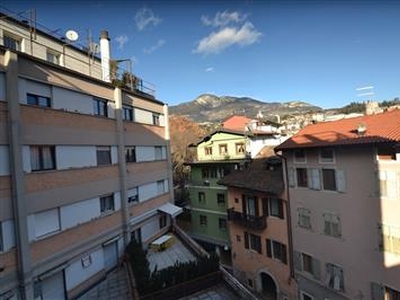 Appartamento - Quadrilocale a Centro città, Trento