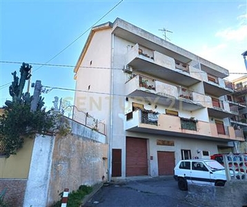 Appartamento - Trilocale a Spartà, Messina