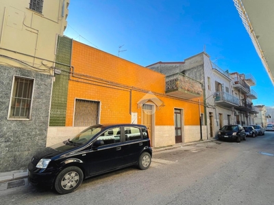 Casa indipendente in vendita a Canosa Di Puglia