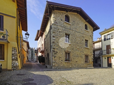 Casa indipendente in vendita a Moniga Del Garda