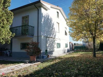 Casa indipendente in Vendita in Strada Budellungo 70 a Parma