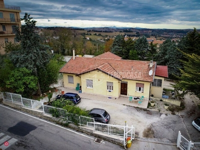 Casa indipendente in Vendita in Via della Verna Beato Giovanni 1 a Fermo