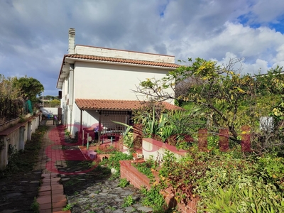 Casa indipendente in vendita Napoli