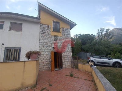 Casa semi indipendente in Carpineto a Vitulano