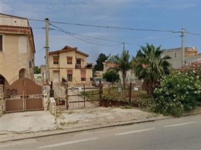 Locale commerciale a Carini in provincia di Palermo