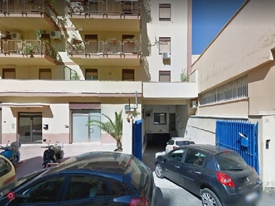 Negozio/Locale commerciale in Affitto in Via Antonio Daneu a Palermo
